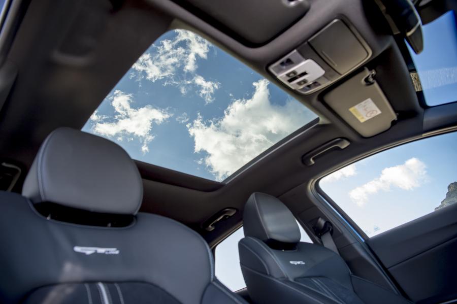 Интерьер Kia ProCeed GT Line S 2019 года  (UK) (фото 6 из 41)